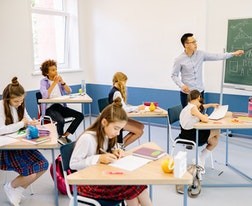 賀州學(xué)院2023年新生開學(xué)報(bào)到時(shí)間，報(bào)到需要準(zhǔn)備的材料有哪些？